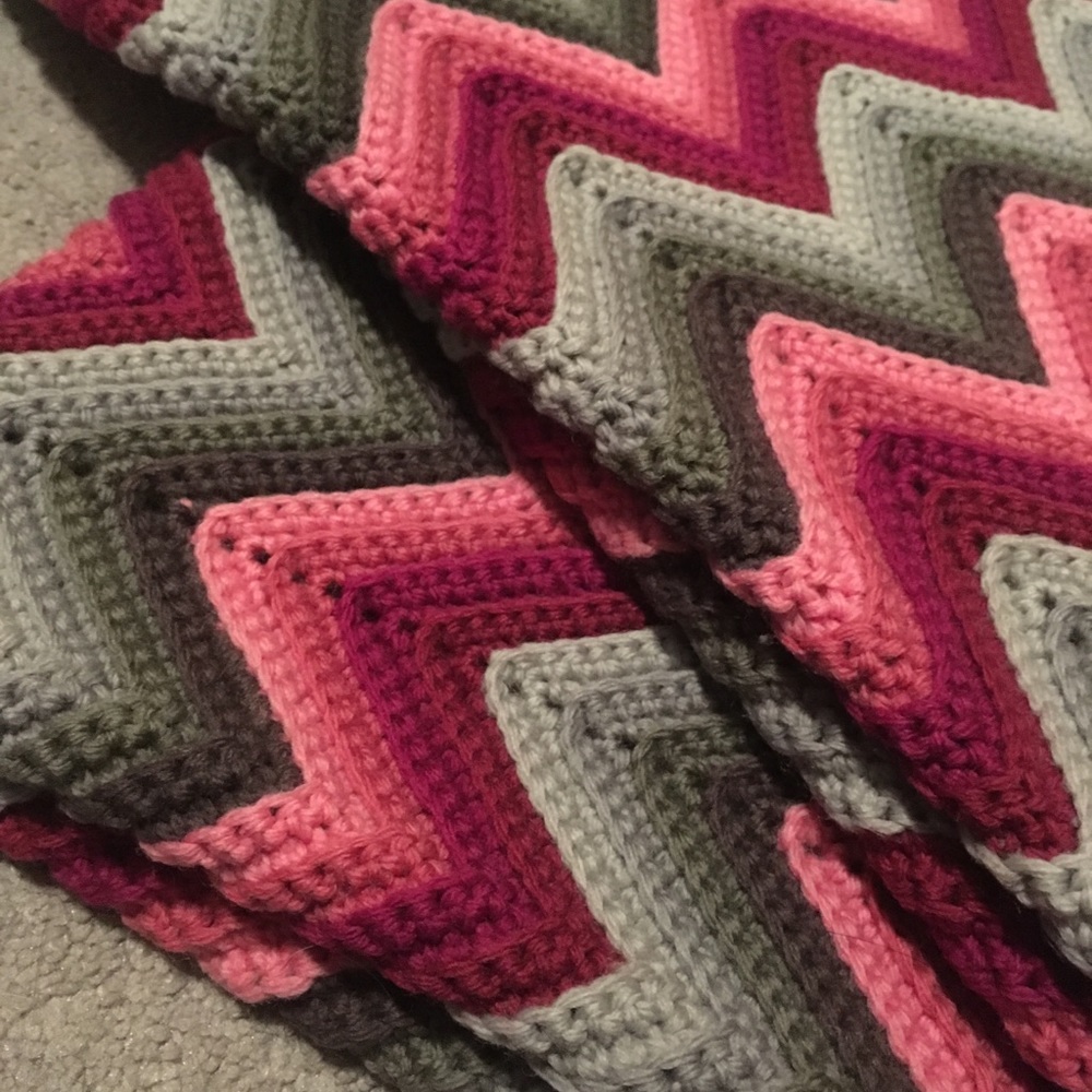 Homemade quilt - Picture 2 of 3